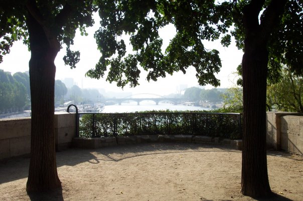 No photo description available.