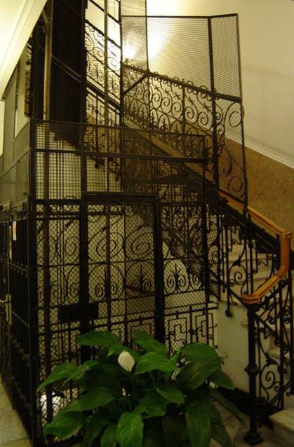 No photo description available.