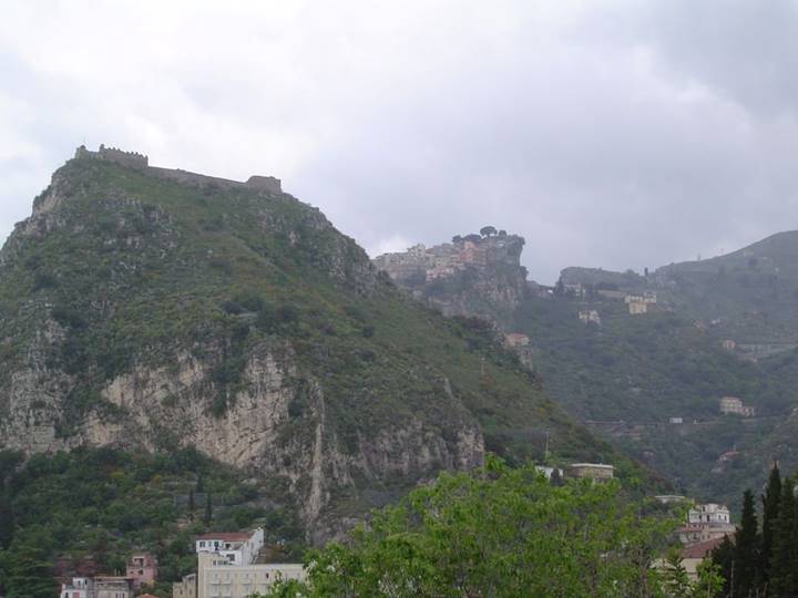 No photo description available.