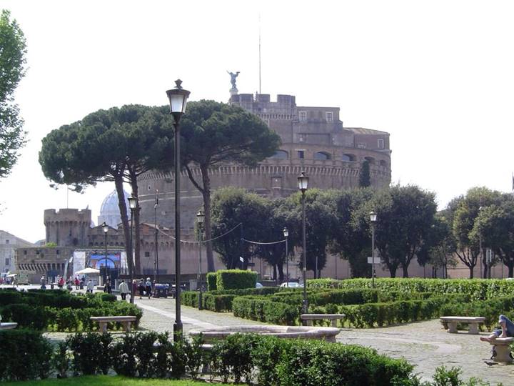 No photo description available.