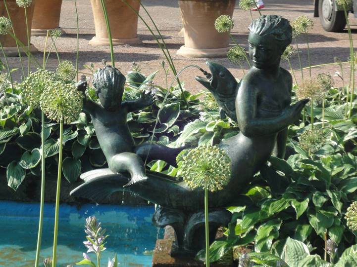 No photo description available.